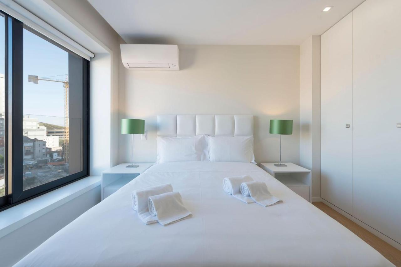 Lovelystay - Trindade Cozy Apartment Porto Ngoại thất bức ảnh